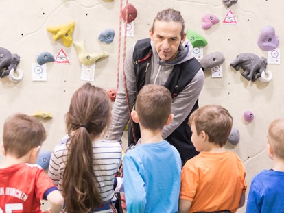 Ausflug mit Kindern - indoor - Kletterhalle Linz-Auwiesen