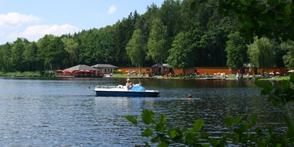 Ausflug mit Kindern - Kinderwagen: vollständig geeignet - Trostberg - Holzöstersee - Strandbad