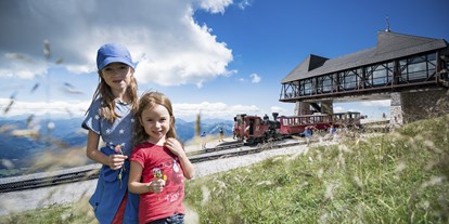 Ausflug mit Kindern - Witterung: Bewölkt - Archkogl - Bergstation am Schafberg - SchafbergBahn