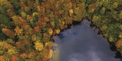 Ausflug mit Kindern - Themenschwerpunkt: Wasser - PLZ 8942 (Österreich) - Toplitzsee (und ein Eckerl vom Kammersee) im Herbst. - Schifffahrt Grundlsee