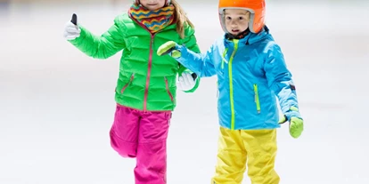 Ausflug mit Kindern - Witterung: Kälte - Welschnofen - Symbolbild für Ausflugsziel Eislaufplatz - Sportzone. Keine korrekte oder ähnlich Darstellung! - Eislaufplatz - Sportzone