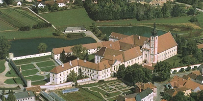 Trip with children - sehenswerter Ort: Kirche - Austria - Stift Geras - barockisierte Klosteranlage gegründet 1153 - Stift Geras