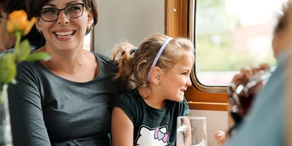 Ausflug mit Kindern - Gastronomie: kinderfreundliches Restaurant - Niederösterreich - Besondere Ausblicke genießen - Bahnerlebnis Reblaus Express