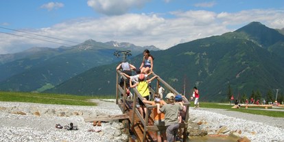 Ausflug mit Kindern - Weg: Erlebnisweg - Schönberg im Stubaital - Wasser-Schaukel - Wasser- & Erlebniswelt Bärenbachl