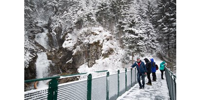 Ausflug mit Kindern - Weg: Naturweg - Sölden (Sölden) - Brücke im Winter - Mühlendorf Gschnitz