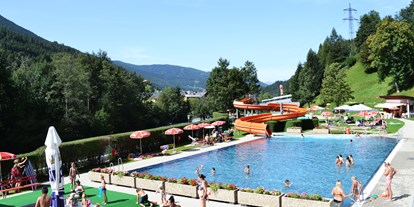 Ausflug mit Kindern - Ausflugsziel ist: eine Sportanlage - Österreich - Gesamtansciht Schwimmbad - Freibad Steinach a. Br. 