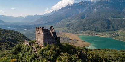 Ausflug mit Kindern - sehenswerter Ort: Ruine - Südtirol - Ruine Leuchtenburg oberhalb des Kalterer Sees - Ruine Leuchtenburg