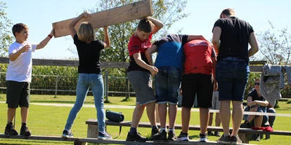 Ausflug mit Kindern - Sportanlage: Fußballplatz - Troß - Lust am Leben Familien,- Jugendliche und Kinder Aktion Camp