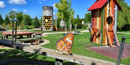 Ausflug mit Kindern - Umgebungsschwerpunkt: Stadt - Laxenburg - Insektenspielplatz Blumengärten Hirschstetten - Insekten-Spielplatz