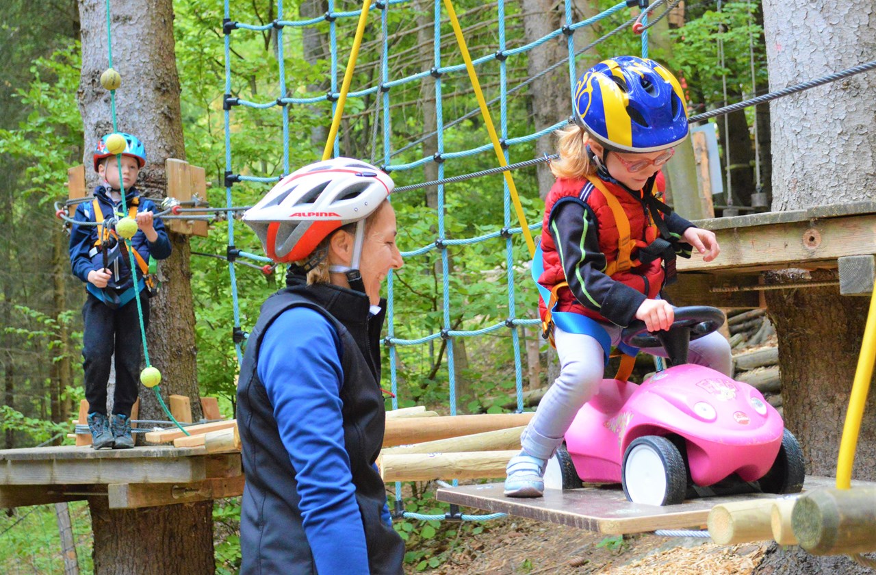 Hamari Kletterpark Mönichkirchen Highlights beim Ausflugsziel Kinderparcours und FlyingFox