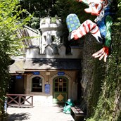 Ausflugsziel - Eingang zur Grottenbahn - Grottenbahn - Märchenwelt am Pöstlingberg