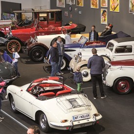 Ausflugsziel: Koller's Oldtimer Museum - Mehr als 130 Jahr Automobilgeschichte. Von der Kutsche bis zum Sportwagen.  - DER HELDENBERG 