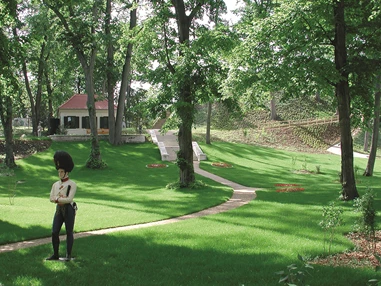 Ausflugsziel: Heldenberg - Englischer Garten - DER HELDENBERG