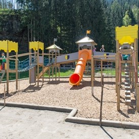 Ausflugsziel: Kinderspielplatz beim Eingang - Erlebnis Burgbau Friesach
