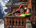 Ausflugsziel: Der Balkon der Hütte - Uwaldalm in St. Magdalena