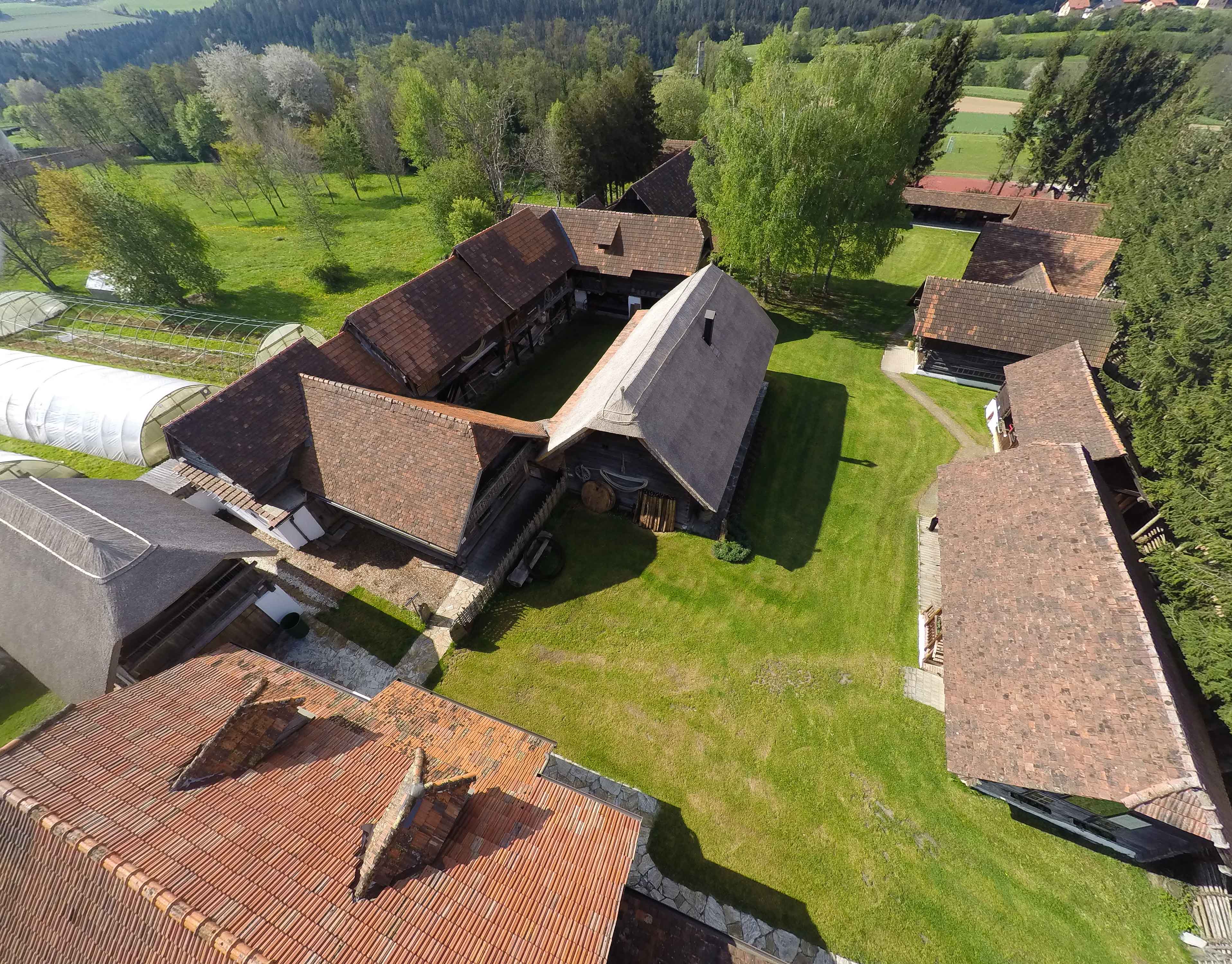 Ausflug mit Kindern - Gschaid bei Birkfeld - In über 20 Gebäuden werden Werkzeuge von verschiedenen, teilweise schon ausgestorbenen Berufen gezeigt. - Freilichtmuseum Vorau