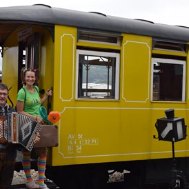 Ausflugsziel: Kinderprogramm und Musikunterhaltung während der Fahrt und an den Stationen - "Stainzer Flascherlzug" 