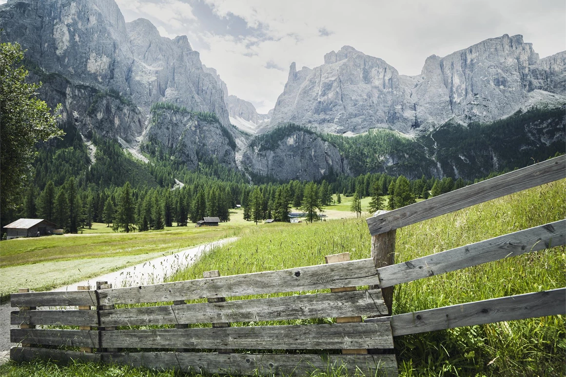 Ausflugsziel: Spaziergang zu den Pisciadú Wasserfällen in Colfosco