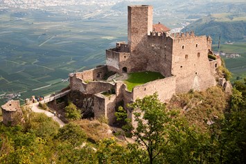 Ausflugsziel: Burg Hocheppan - Von St. Pauls zum Burgendreieck