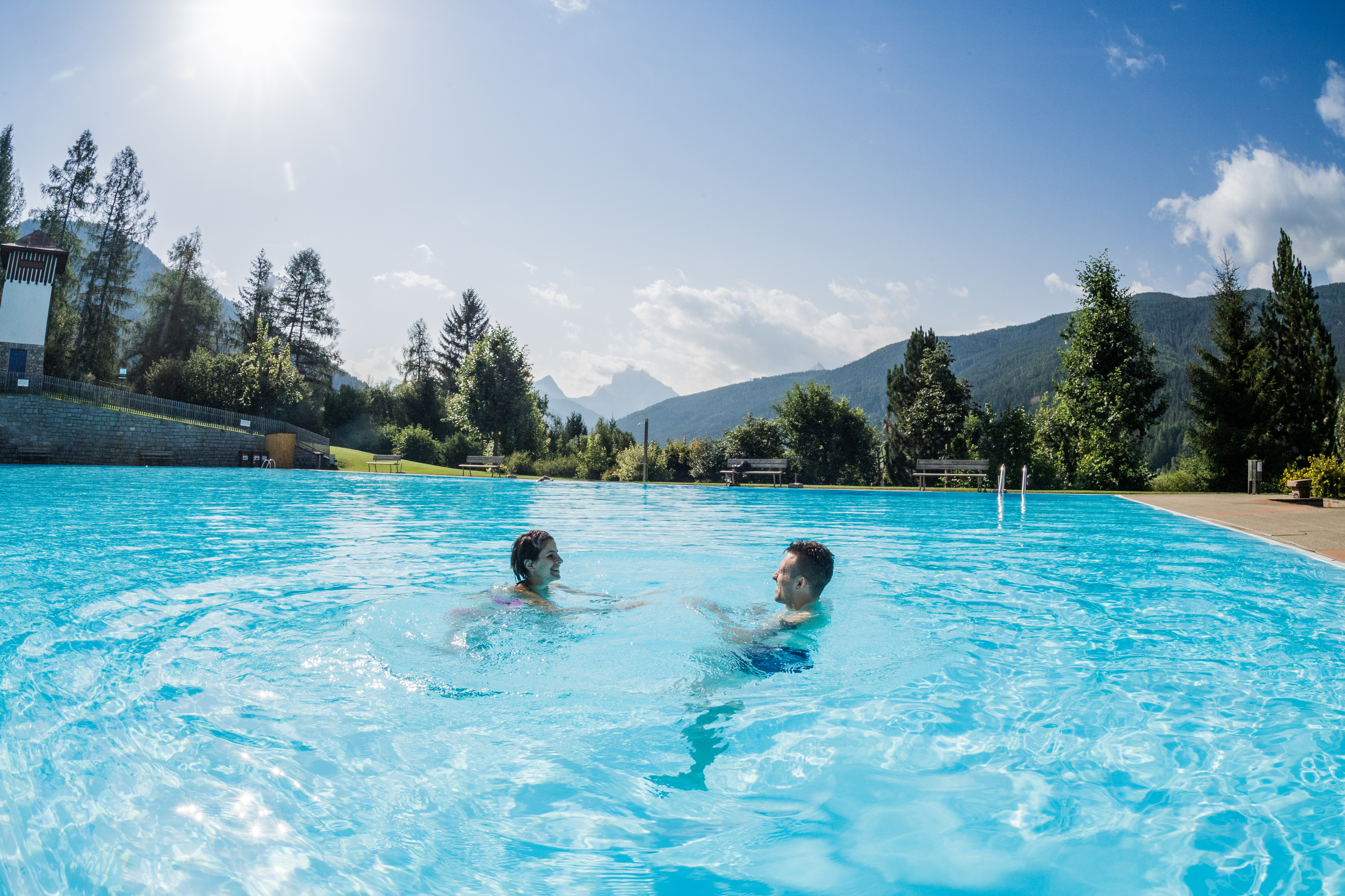 Viaggio con bambini - St. Vigil - Freischwimmbad Panorama in Welsberg
