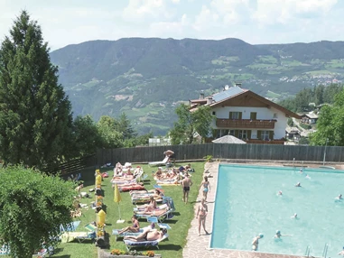 Ausflugsziel: Freischwimmbad Steinegg ©Sternendorf/Astrovillaggio - Freischwimmbad Steinegg
