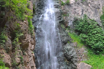 Ausflugsziel: Naturdenkmal Vilpianer Wasserfall - Wasserfall in Vilpian