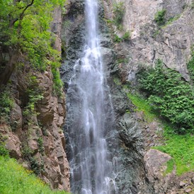 Ausflugsziel: Naturdenkmal Vilpianer Wasserfall - Wasserfall in Vilpian