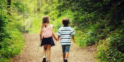 Viaggio con bambini - San Martin Dolomites - Familienwanderung Roda de Armentara/Armentara-Wiesen