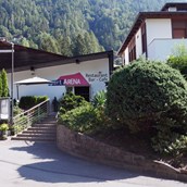 Ausflugsziel - Eingangsbereich zur SportArena Passeier - SportArena Passeier