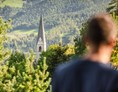 Ausflugsziel: Blick zur Agumser Kirche - Familienwanderung auf dem "Gumperle"-Weg