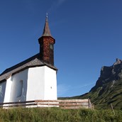 Ausflugsziel - Simmel Kapelle im Sommer - Weltfriedenskreuz am Simmel