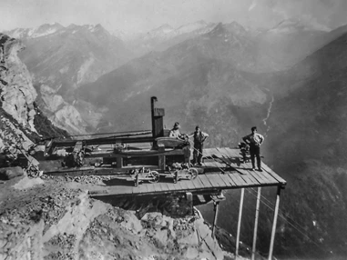 Ausflugsziel: Seilbahn Bergstation Starlera
 - Bergbaumuseum Innerferrera