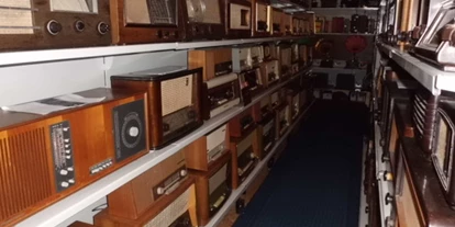 Reis met kinderen - Vättis - Ernesto's Grammophon- und Rundfunk Museum