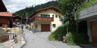 Reis met kinderen - Vättis - Ernesto's Grammophon- und Rundfunk Museum