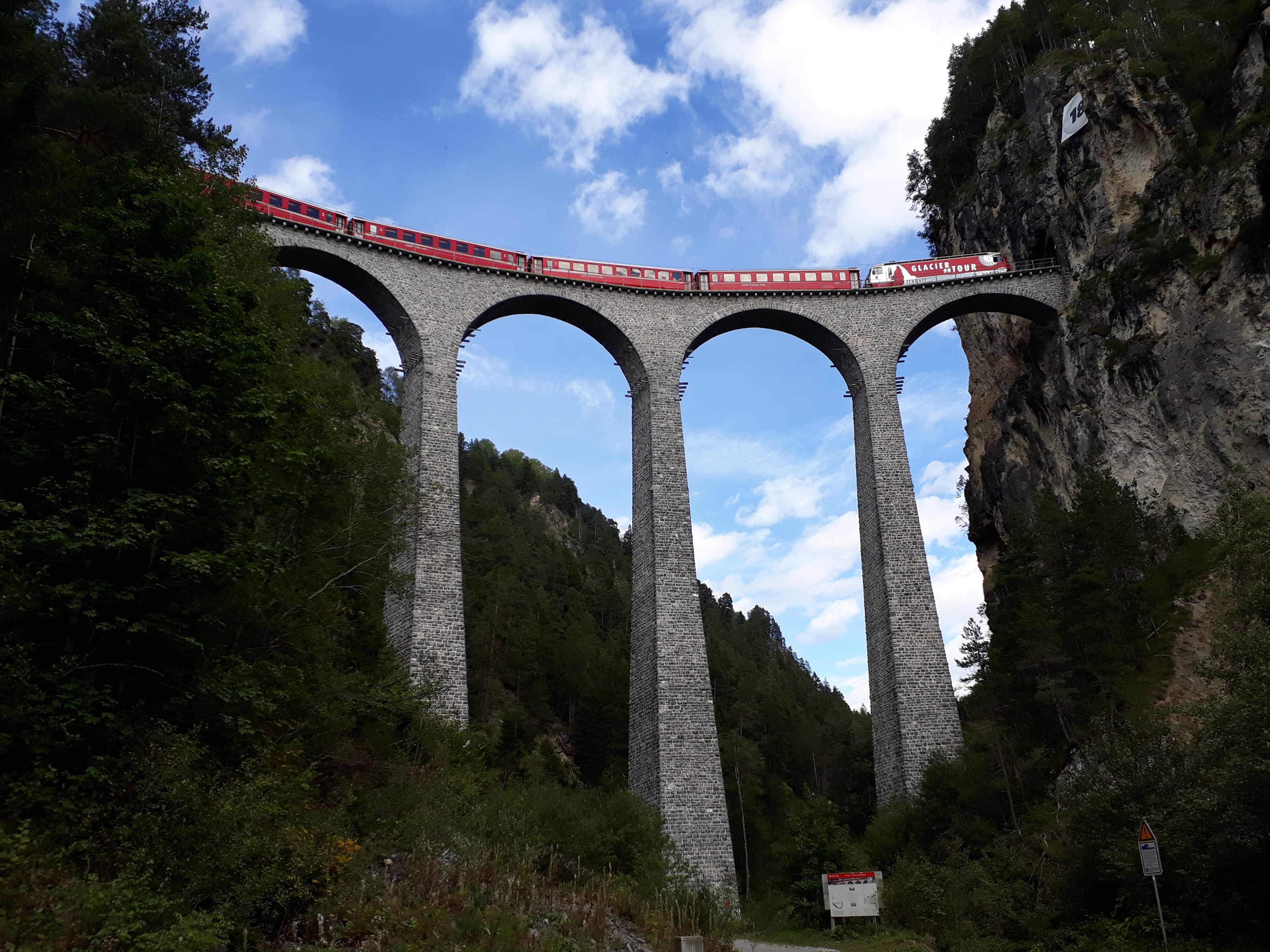 Reis met kinderen - Themenschwerpunkt: Wandern - Samedan - Landwasserviadukt