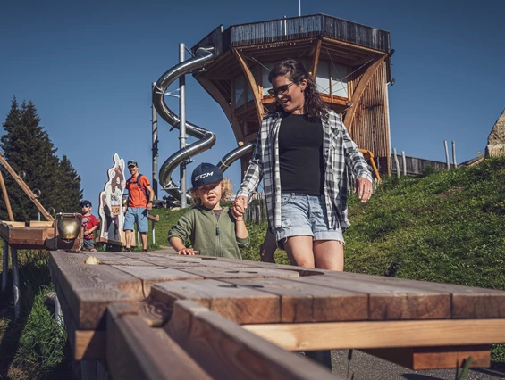 Ausflugsziel: Ein tolles Familienerlebnis mit grossem Kinderland, neue Kugelbahn, Rutschen, Wasserpark und vielem mehr. - Madrisa