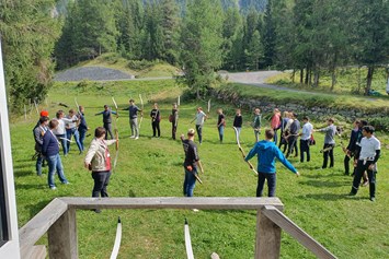 Ausflugsziel: Einführung ins Bogenschiessen für eine Schulklasse - Stalla Chapella / Bogenparcours Engadin