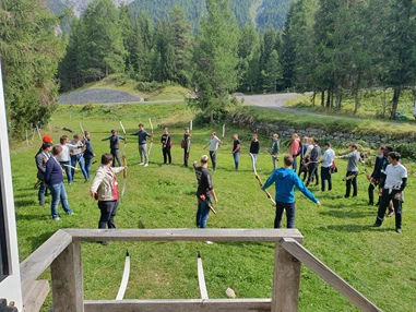 Ausflugsziel: Einführung ins Bogenschiessen für eine Schulklasse - Stalla Chapella / Bogenparcours Engadin