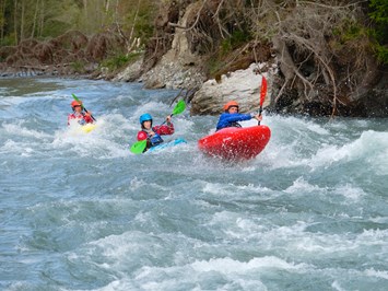 Kanuschule Versam GmbH Highlights at the destination Kayak courses - learn with success