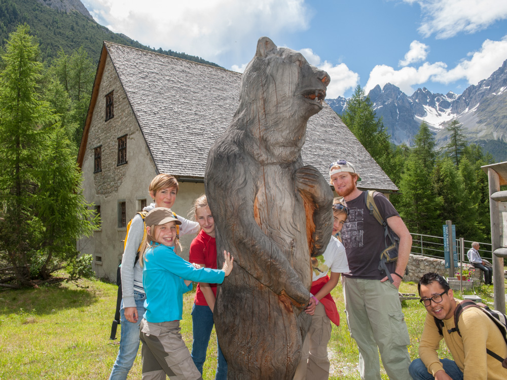 Ausflugsziel: Bärenausstellung S-charl