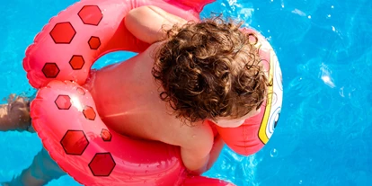Reis met kinderen - Vättis - Symbolbild für Ausflugsziel 7132 Therme. Keine korrekte oder ähnlich Darstellung! - 7132 Therme