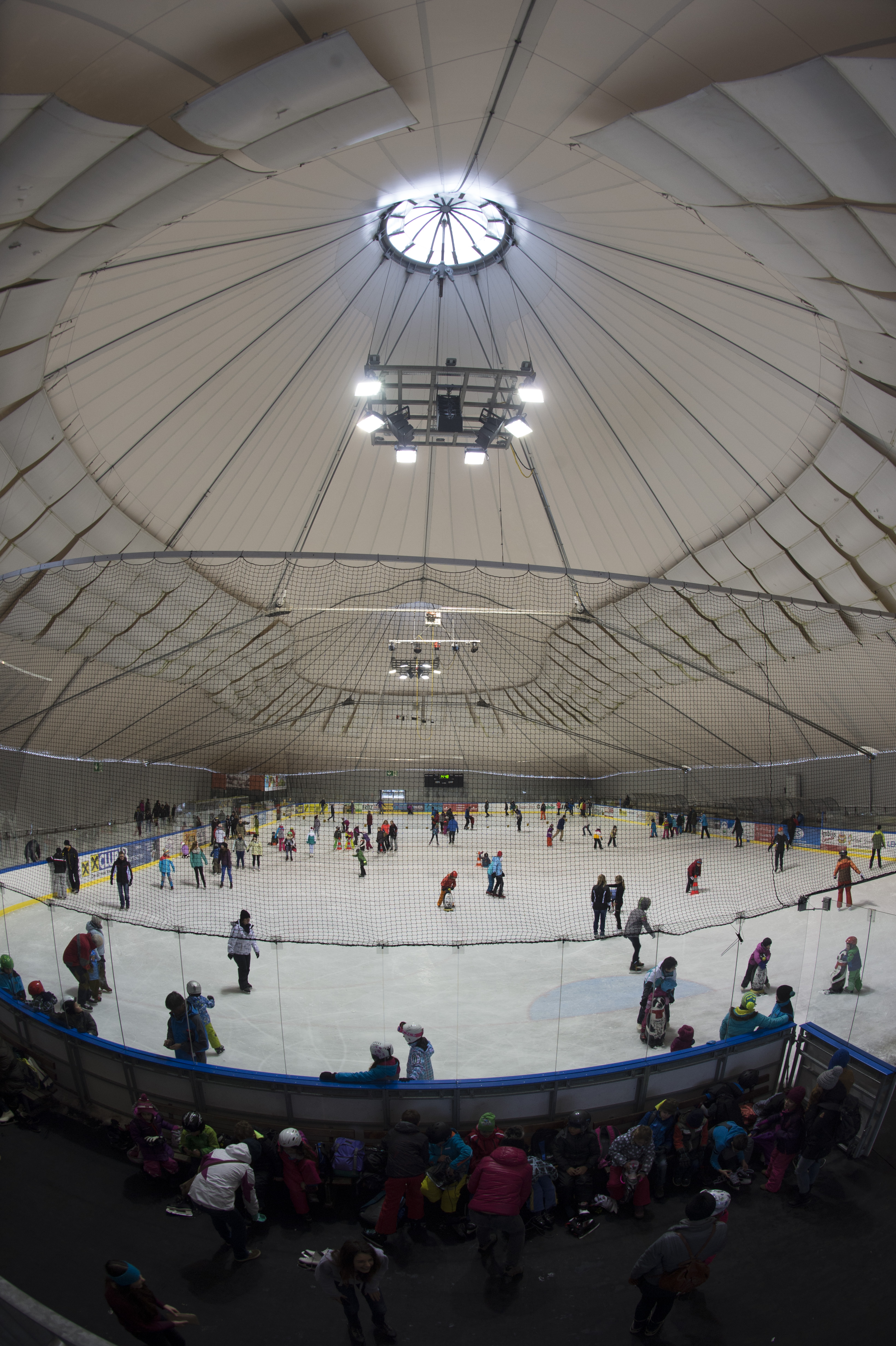 Ausflugsziel: Kunsteisbahn Aktivpark Montafon