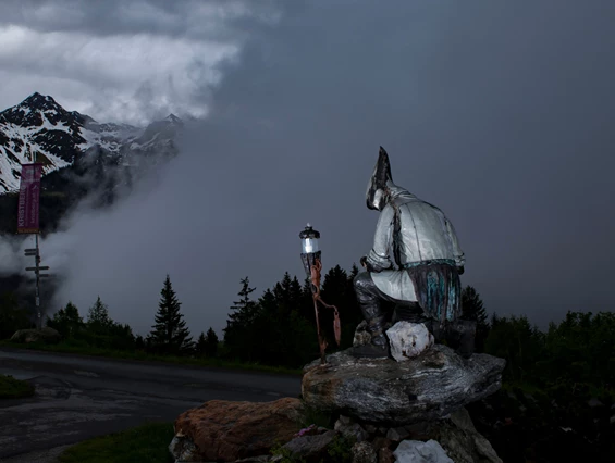 Ausflugsziel: Bergknappendenkmal am Kristberg im Silbertal, dem Genießerberg im Montafon - Der Sagenwanderweg (Sagenweg) vom Kristberg ins Silbertal