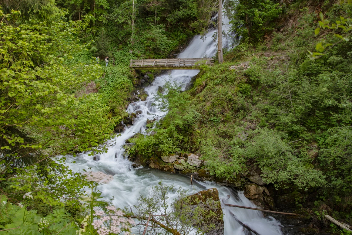Ausflugsziel: Der "Teufelsbach-Wasserfall" im Silbertal im Montafon - Der Sagenwanderweg (Sagenweg) vom Kristberg ins Silbertal