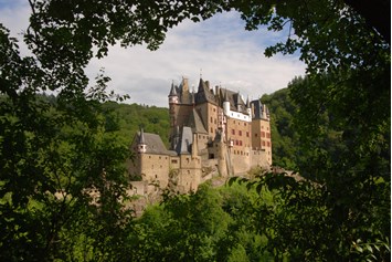 Ausflugsziel: Burg Eltz, Gräflich Eltz'sche Kastellanei, Wierschem, D.Ritzenhofen - Burg Eltz