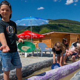 Ausflugsziel: Goldwaschen und Edelsteine schürfen - DAS Erlebnis für Klein und Groß - Edelsteinpark Niedernsill