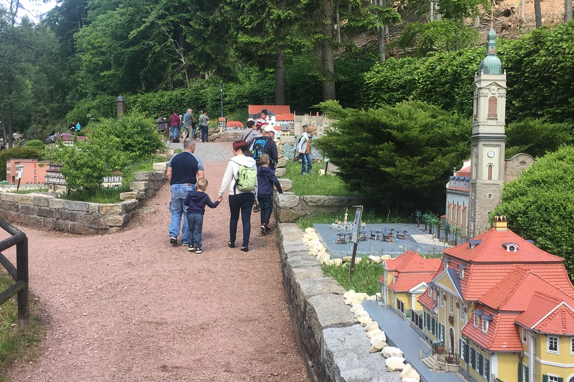 Ausflugsziel: Parkspaziergang - Freizeit- und Miniaturenpark mini-a-thür