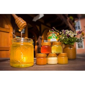 Ausflugsziel: Honig aus eigener Produktion und große Sortenvielfalt im Hofladen - Deutsches Bienenmuseum