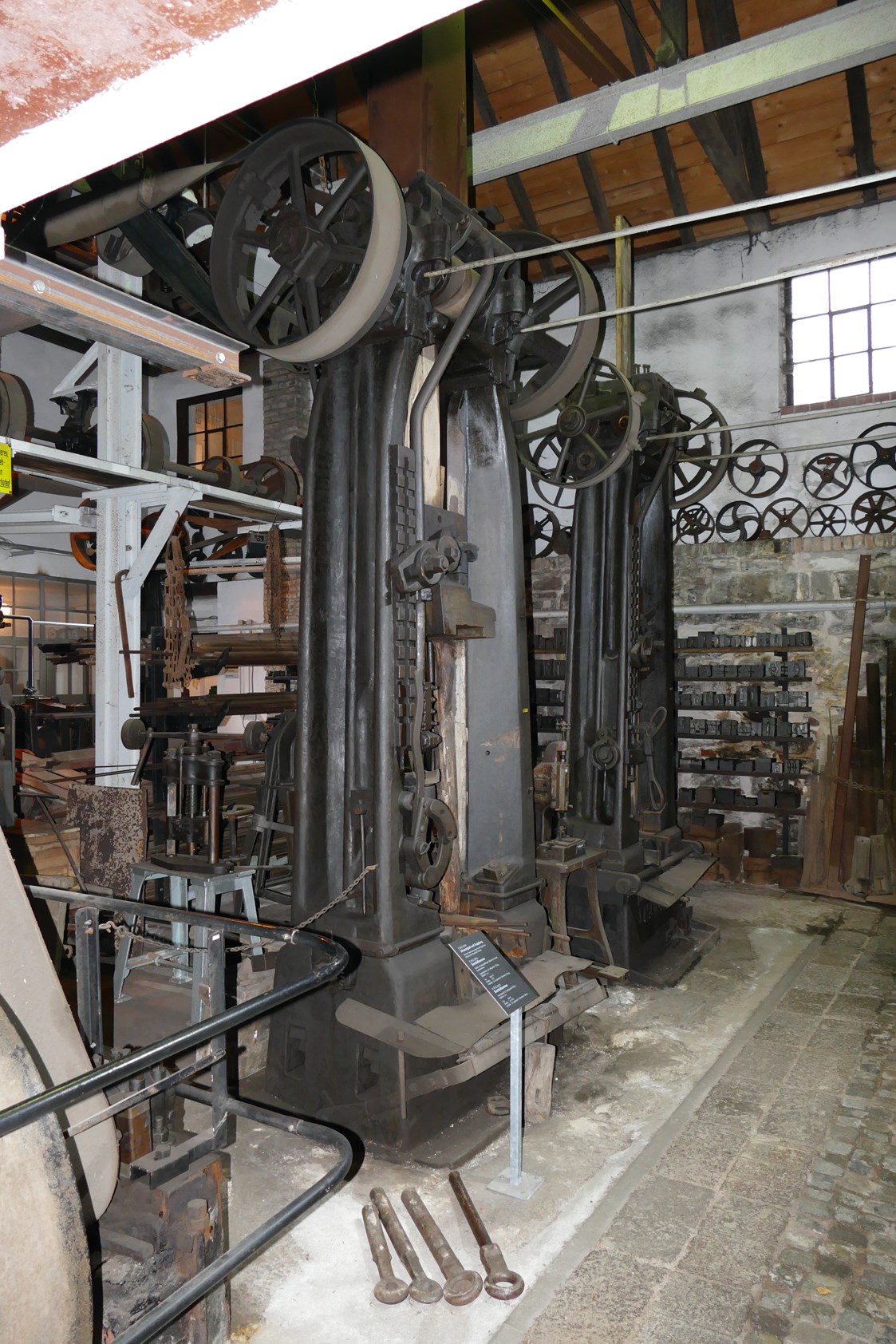 Ausflugsziel: Unser größter Brettfallhammer mit ca. 16 Tonnen Gesamtgewicht - Technisches Museum Gesenkschmiede