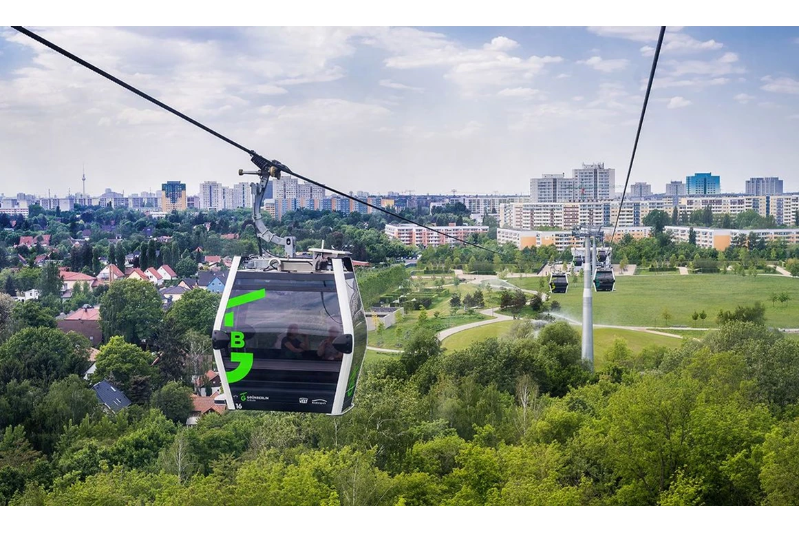 Ausflugsziel: Blick auf die Gärten der Welt mit Seilbahn. - Gärten der Welt